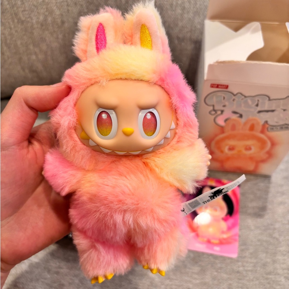 new labubu big into energy LOYALTY with tempura outfit - Picture 4 of 5